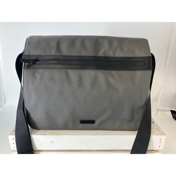 MICHAEL KORS NWT PARKER LG CHARCOAL CANVAS MESSANGER BAG - Picture 1 of 16